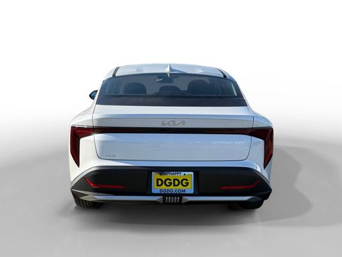 New 2025 Kia K4 LXS image 4