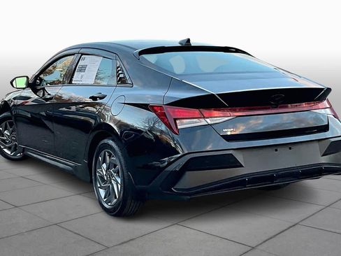 Used 2024 Hyundai Elantra SEL image 10