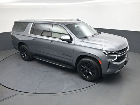 Used 2021 Chevrolet Suburban Premier w/ Premium Package image 35