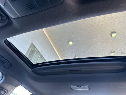 Used 2022 Toyota Corolla SE image 15