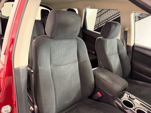 Used 2015 Nissan Pathfinder SV AWD/4WD image 27