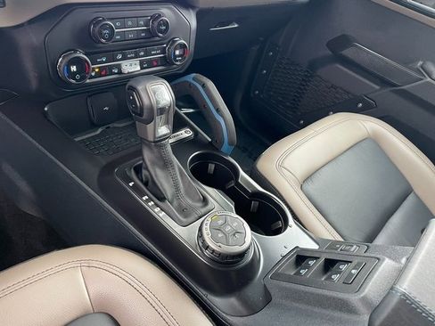 Used 2024 Ford Bronco Wildtrak image 30
