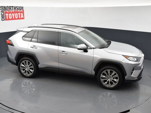 Used 2020 Toyota RAV4 XLE Premium AWD/4WD image 23