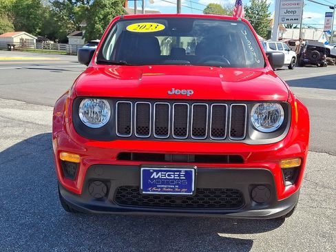 Certified 2023 Jeep Renegade Latitude image 2