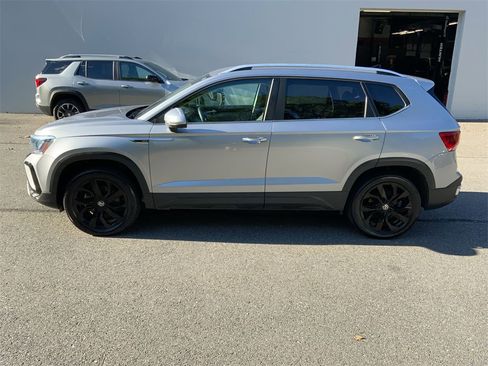 Used 2022 Volkswagen Taos SE w/ IQ.Drive SE Package image 35