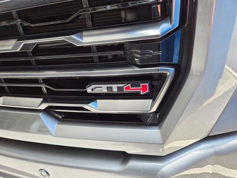 Used 2025 GMC Sierra 2500 AT4 w/ AT4 Premium Plus Package AWD/4WD image 4
