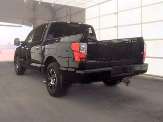 Used 2021 Nissan Titan SV w/ SV Convenience Package RWD image 3