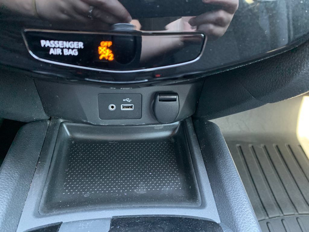 Used 2019 Nissan Rogue S w/ Special Edition Package FWD image 20