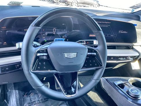 New 2026 Cadillac Optiq Luxury 1 image 19