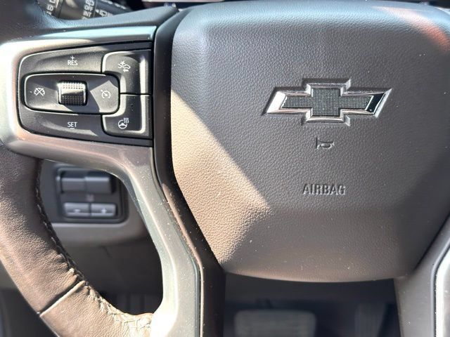 Used 2022 Chevrolet Tahoe Z71 w/ Z71 Off-Road Package AWD/4WD image 16