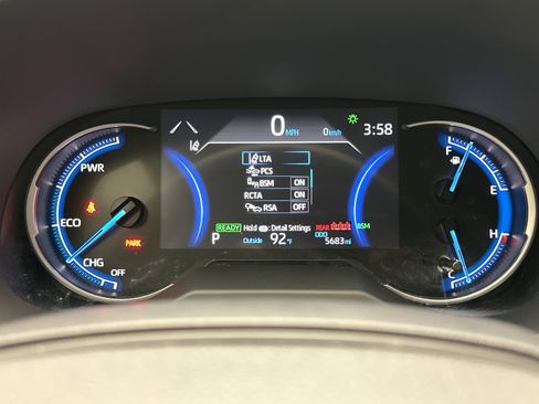 Used 2025 Toyota RAV4 XLE AWD/4WD image 13
