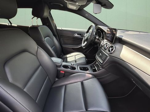 Used 2018 Mercedes-Benz GLA 250 4MATIC image 36