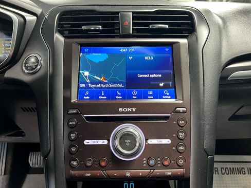 Used 2020 Ford Fusion Titanium image 14