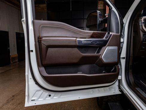 Used 2024 Ford F250 King Ranch w/ Chrome Package image 35