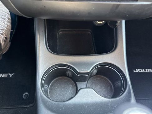Used 2012 Dodge Journey SXT image 19