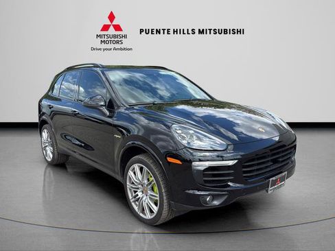 Used 2017 Porsche Cayenne S AWD/4WD image 3