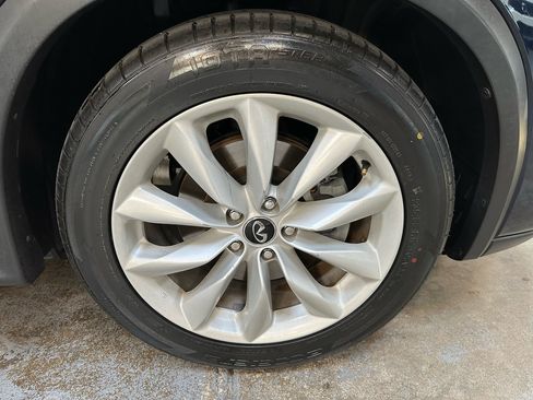 Used 2019 INFINITI QX50 Luxe image 23