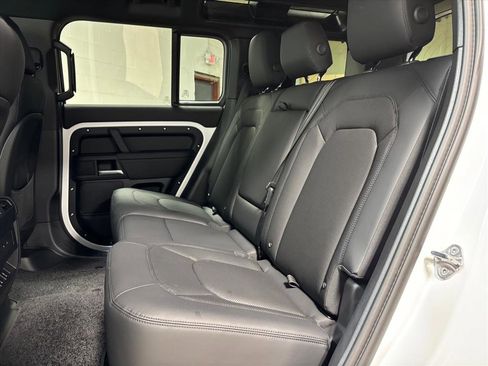 Used 2026 Land Rover Defender 110 X-Dynamic SE image 28