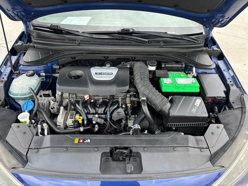 Used 2020 Hyundai Elantra Sport w/ Premium Package 02 FWD image 10
