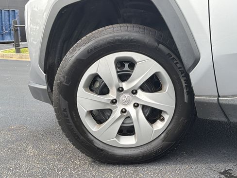 Used 2023 Toyota RAV4 LE FWD image 16