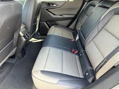 Used 2025 Chevrolet Equinox LT w/ Convenience Package II AWD/4WD image 15