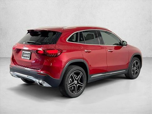 Used 2026 Mercedes-Benz GLA 250 4MATIC image 5