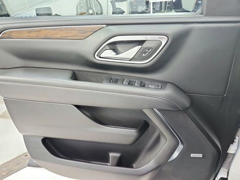 Used 2023 Chevrolet Suburban Premier image 34