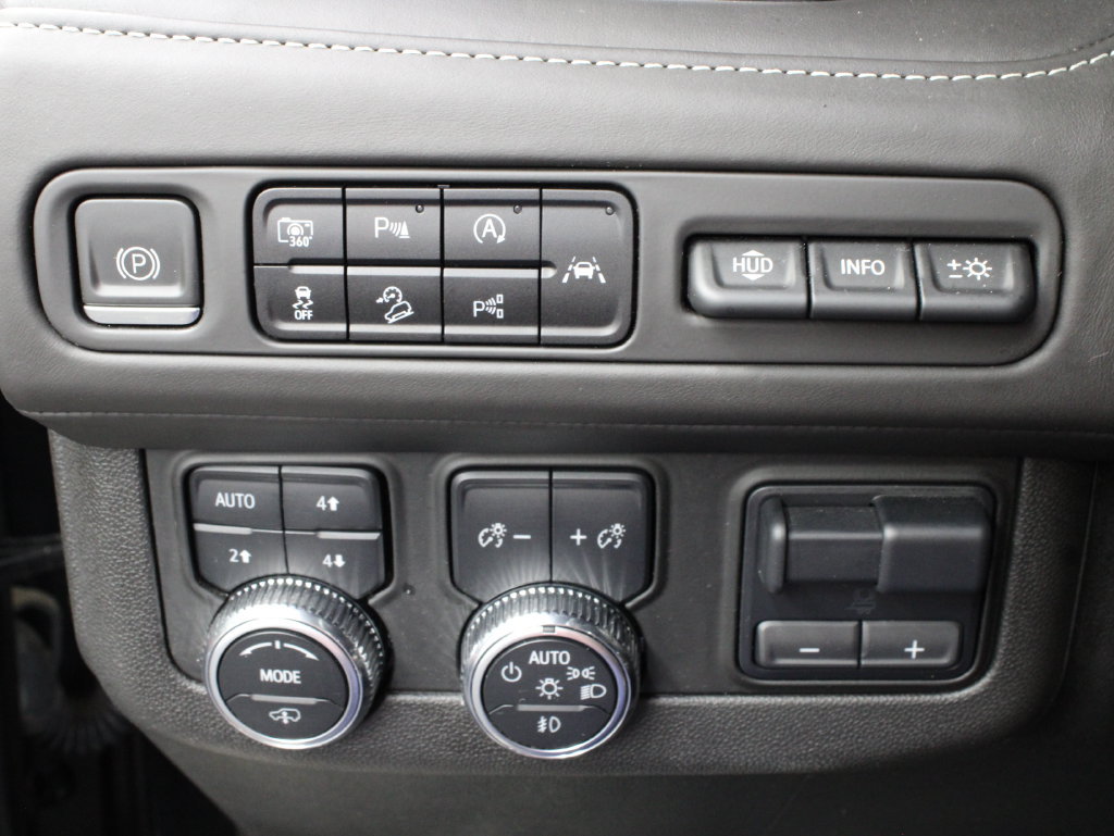Used 2023 GMC Yukon Denali Ultimate AWD/4WD image 62