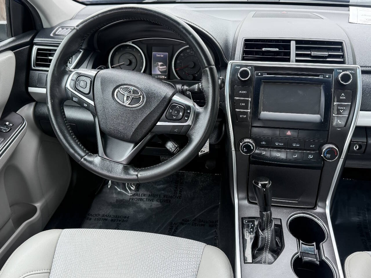 Used 2016 Toyota Camry SE FWD image 8