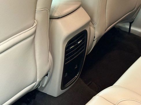 Used 2019 Lincoln MKC Premiere image 44