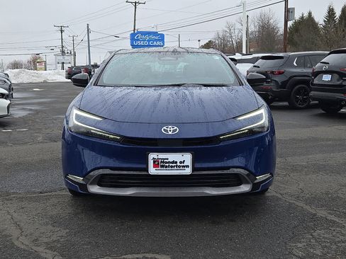 Used 2024 Toyota Prius XLE image 2