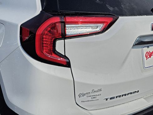 Used 2024 GMC Terrain AT4 image 10