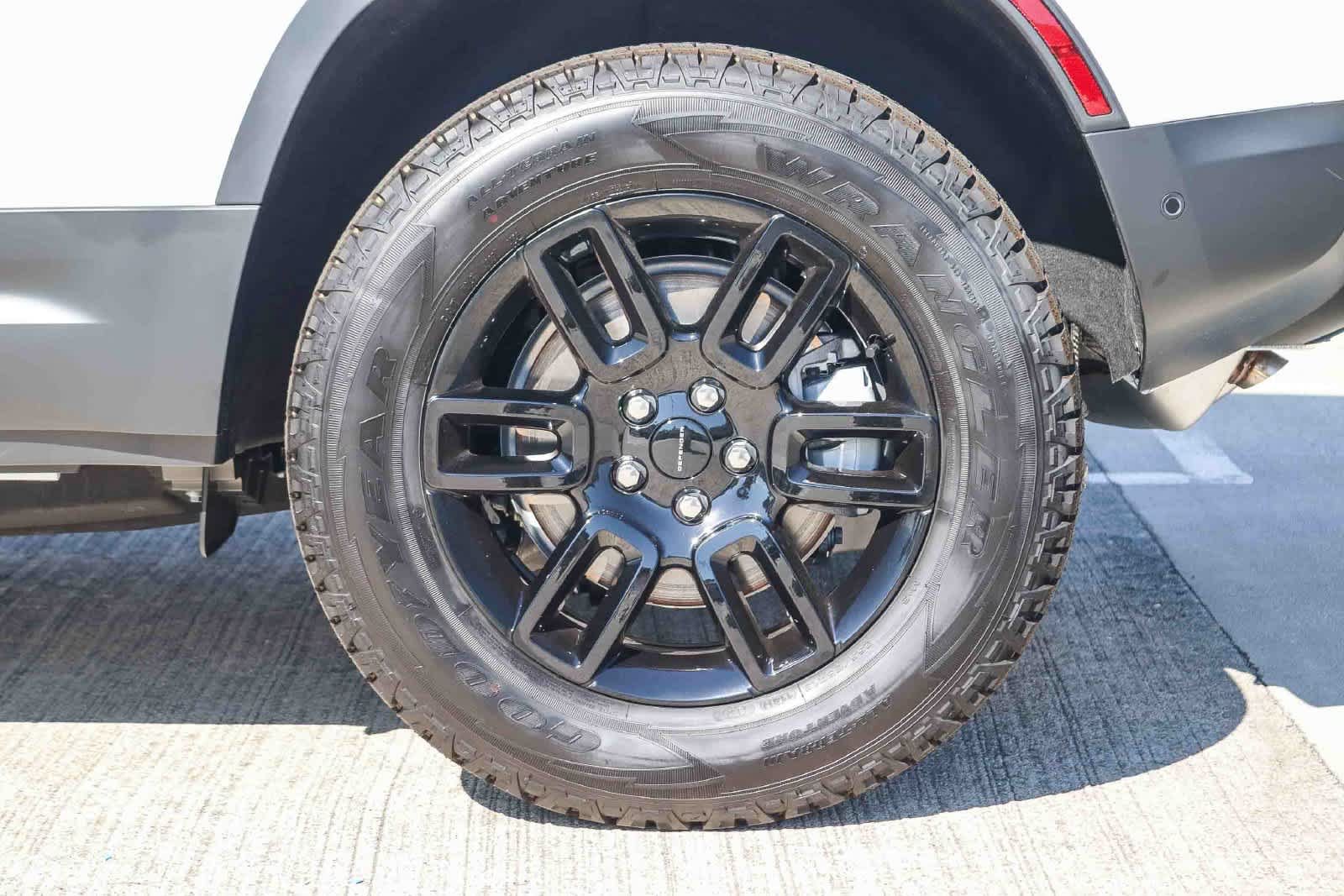New 2026 Land Rover Defender 110 S AWD/4WD image 7