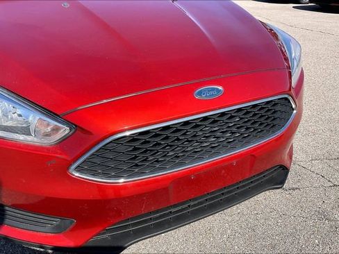Used 2018 Ford Focus SE FWD image 5