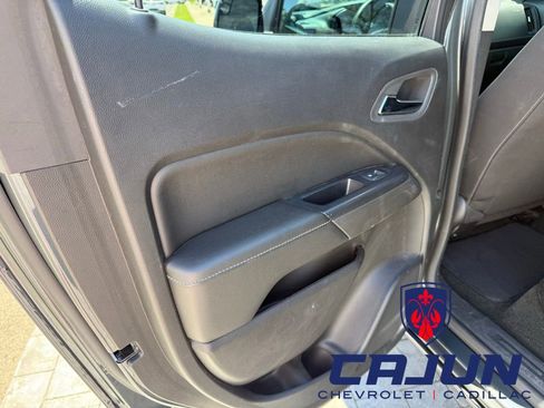Used 2017 GMC Canyon SLE RWD image 16