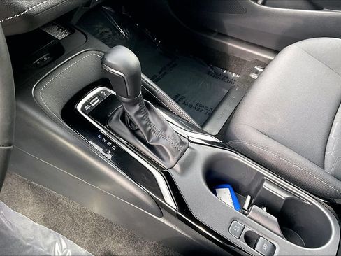 Used 2024 Toyota Corolla SE w/ SE Package FWD image 17
