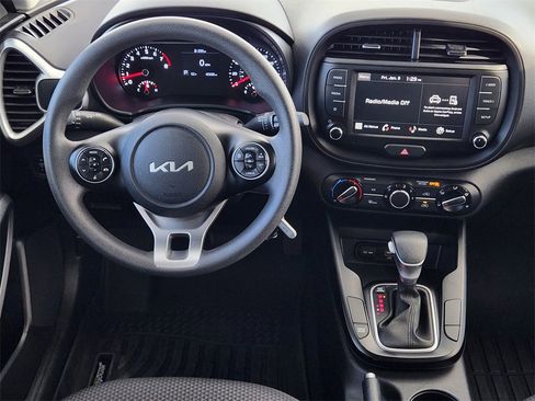 Used 2022 Kia Soul LX w/ Technology Package image 25