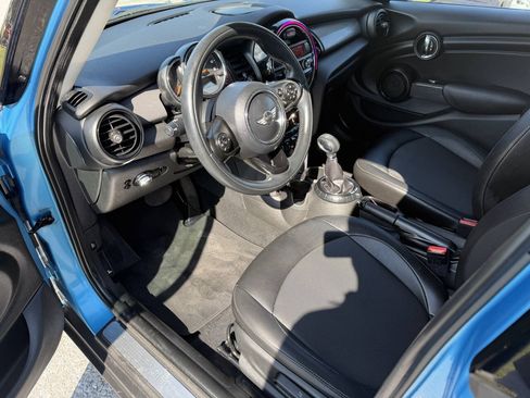 Used 2015 MINI Cooper 4-Door Hardtop FWD image 9