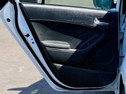 Used 2018 Kia Forte LX image 7