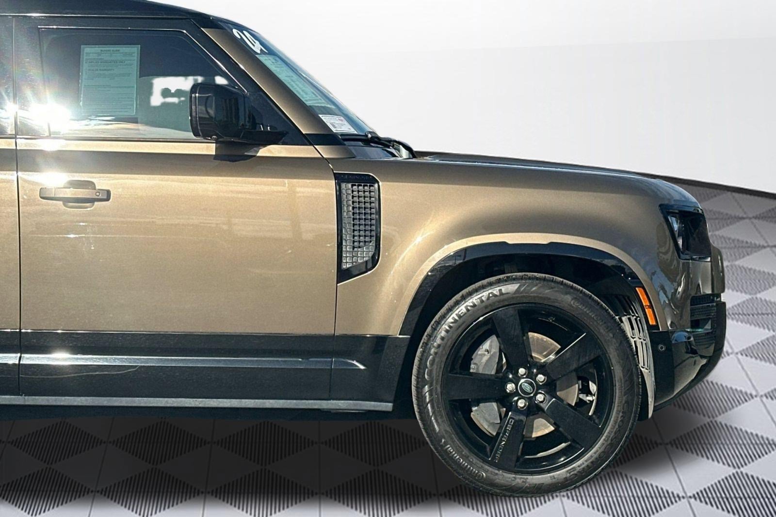 Used 2024 Land Rover Defender 130 X-Dynamic SE AWD/4WD image 39
