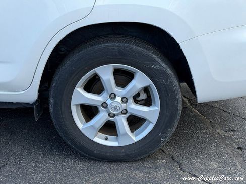 Used 2014 Toyota RAV4 EV image 44