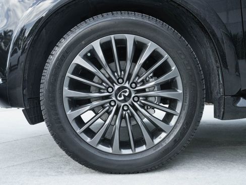 Used 2024 INFINITI QX80 Sensory image 30