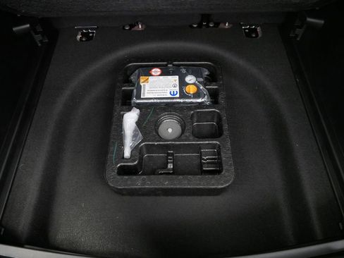 New 2025 Jeep Compass Limited image 10