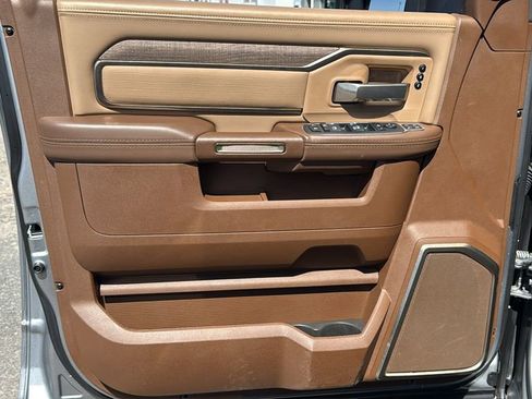 Used 2024 RAM 3500 Limited w/ Towing Technology Group image 8