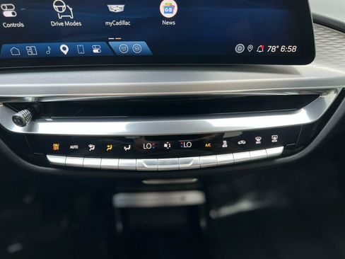 Used 2024 Cadillac Lyriq Luxury AWD/4WD image 27