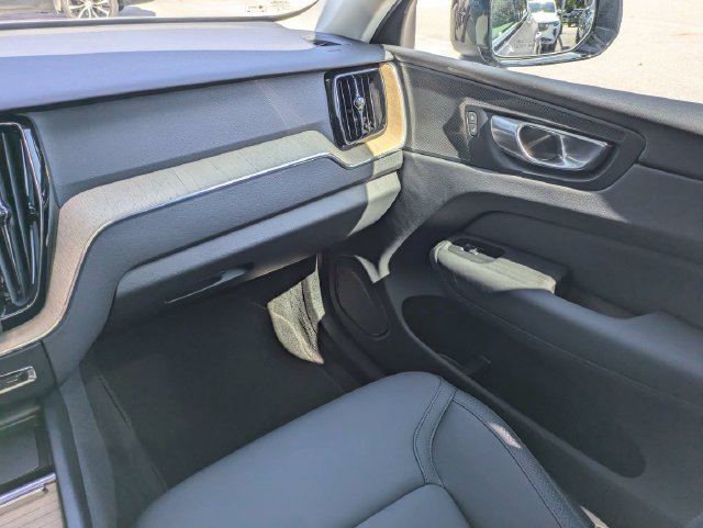 Certified 2026 Volvo XC60 B5 Plus AWD/4WD image 22