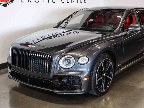 Used 2021 Bentley Flying Spur W12 AWD/4WD image 18