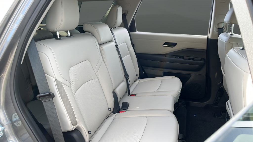 New 2026 Nissan Pathfinder SL AWD/4WD image 23