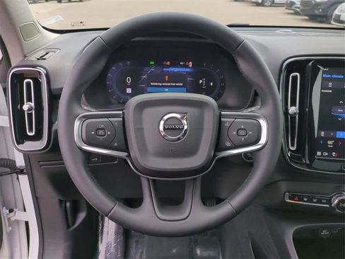 Used 2023 Volvo XC40 B5 Ultimate w/ Protection Package Premier image 15