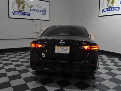 Used 2025 Nissan Sentra SV FWD image 8